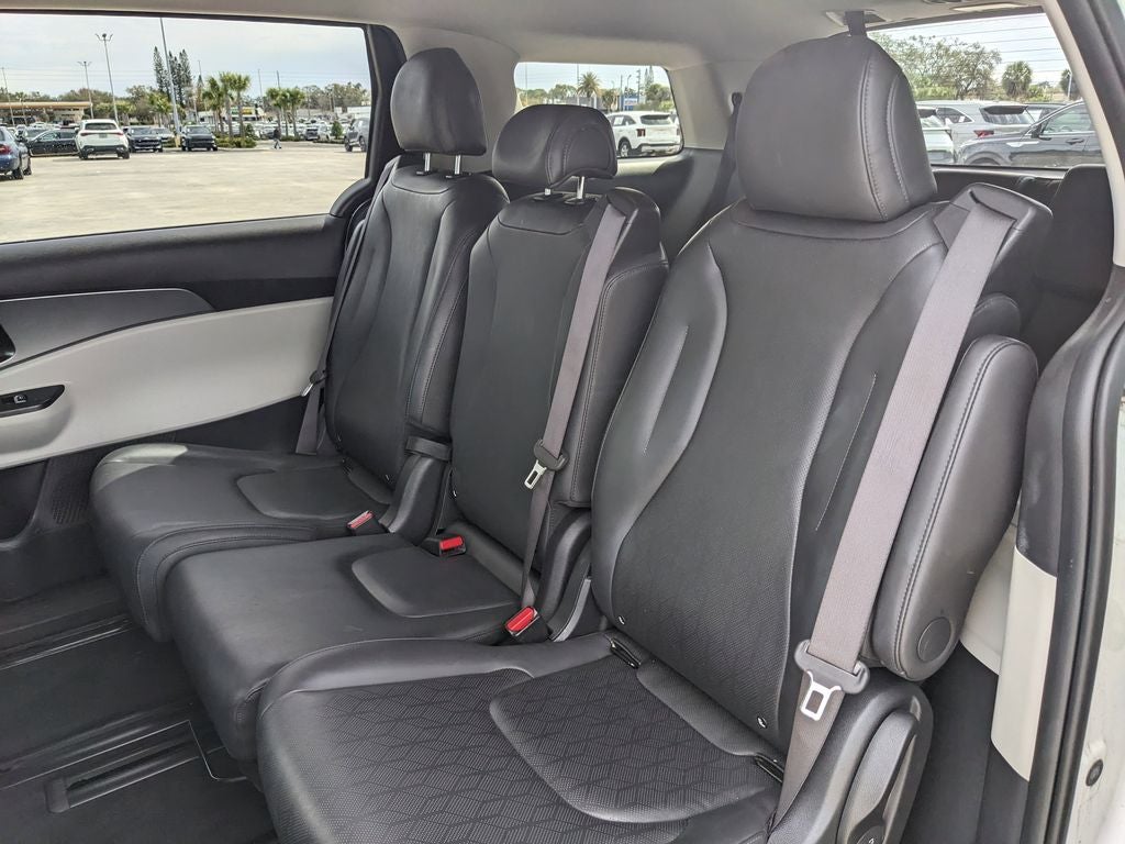 2024 Kia Carnival LX