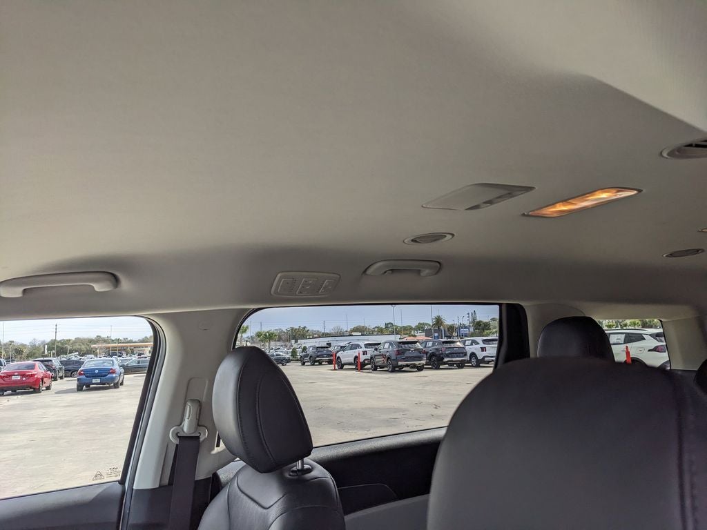 2024 Kia Carnival LX