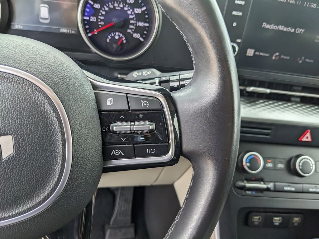 2024 Kia Carnival LX