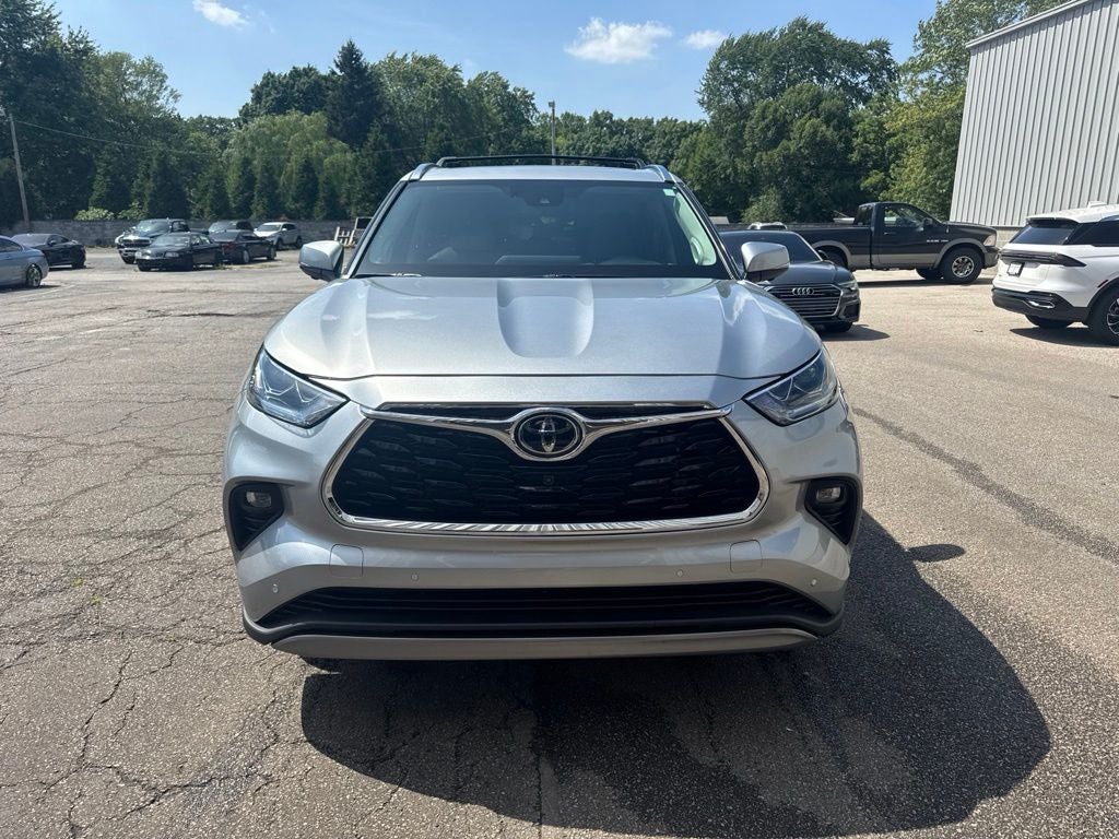 2025 Toyota Highlander Platinum