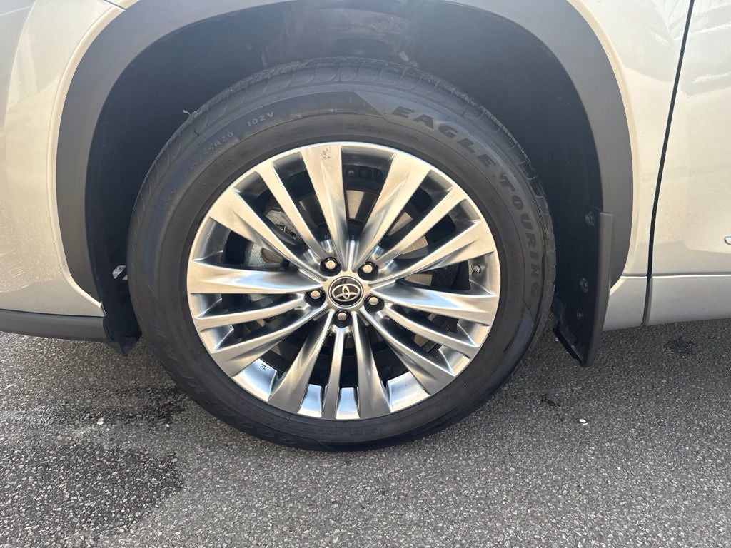 2025 Toyota Highlander Platinum