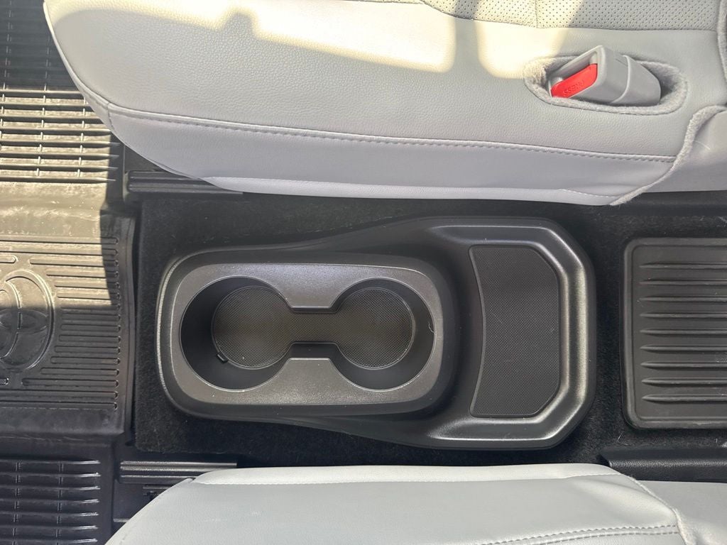 2025 Toyota Highlander Platinum