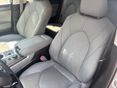 2025 Toyota Highlander Platinum