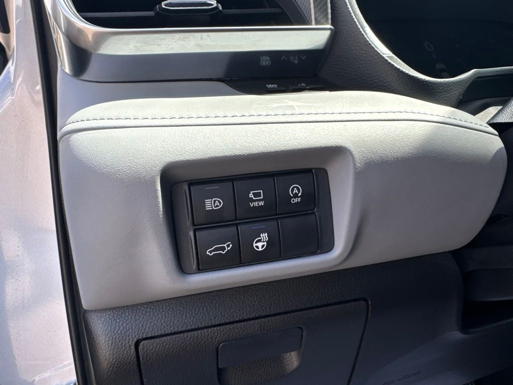 2025 Toyota Highlander Platinum