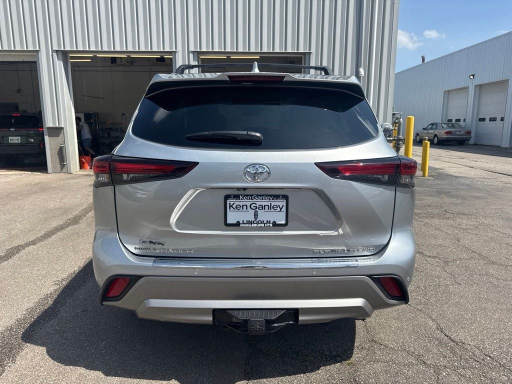 2025 Toyota Highlander Platinum