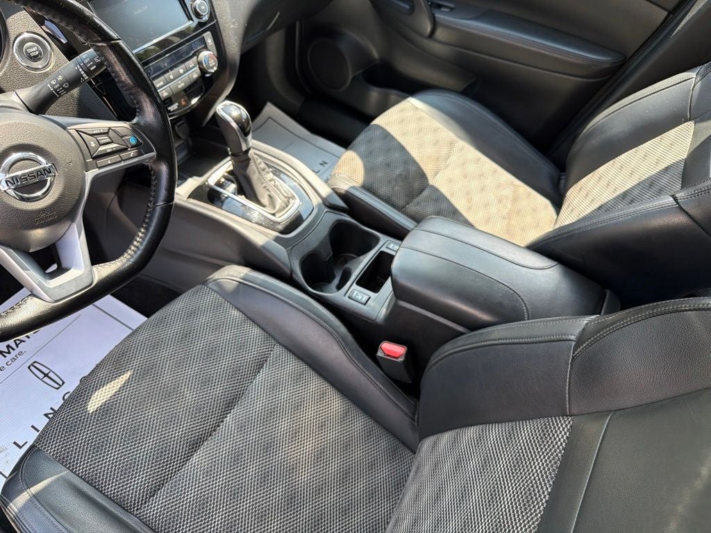 2022 Nissan Rogue Sport SV