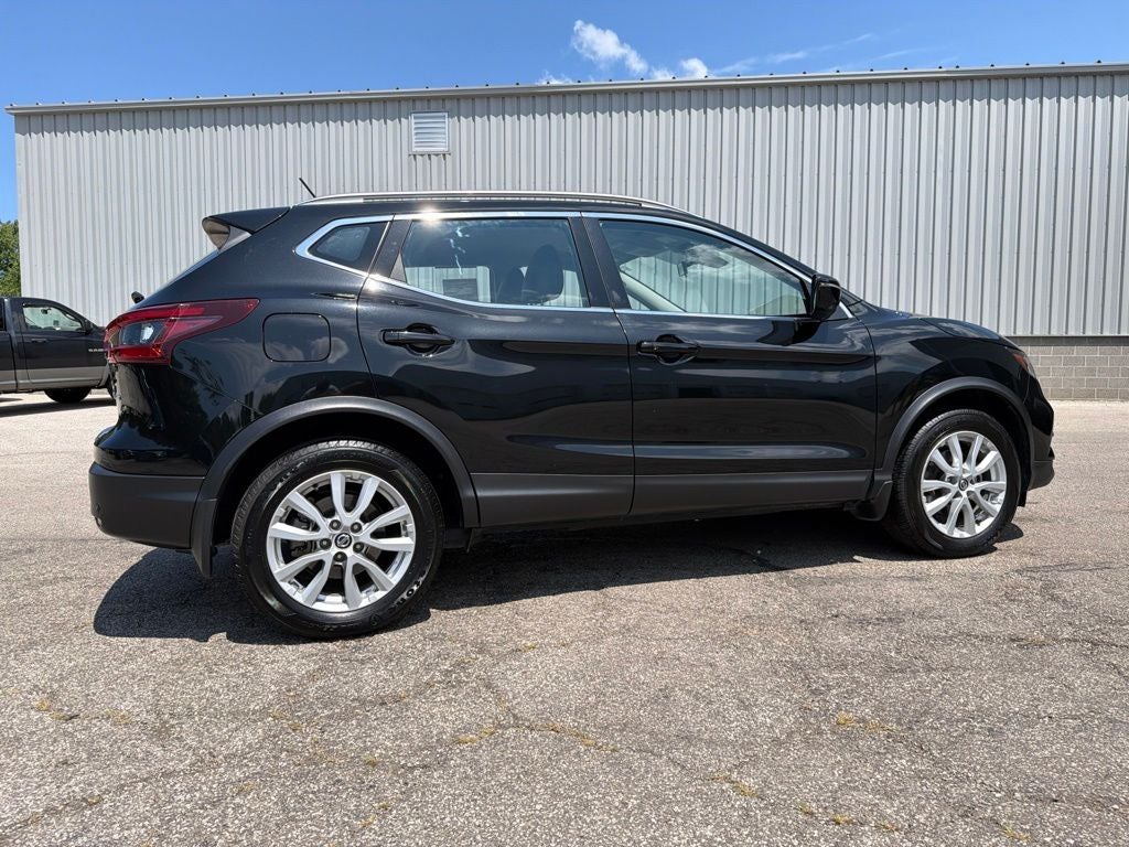 2022 Nissan Rogue Sport SV