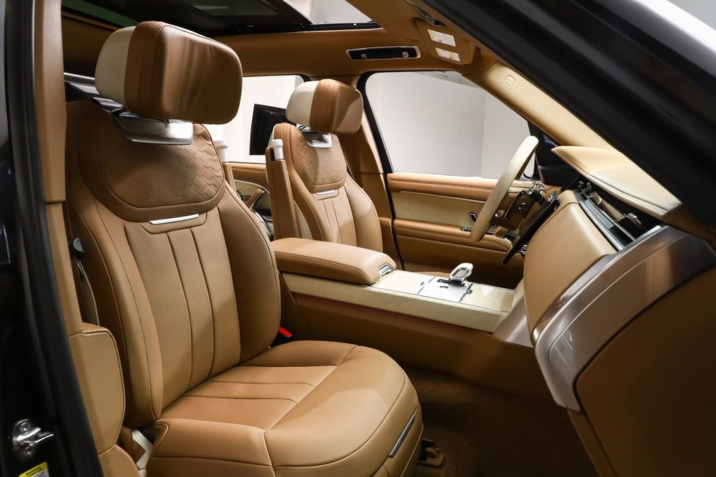 2025 Land Rover Range Rover SV LWB