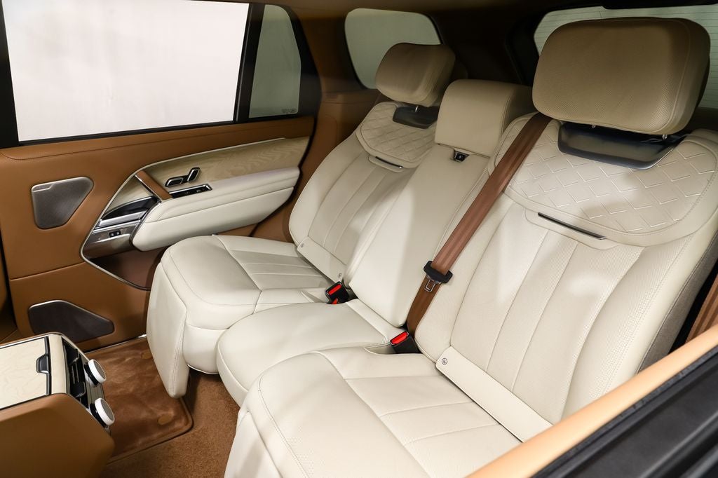 2025 Land Rover Range Rover SV LWB