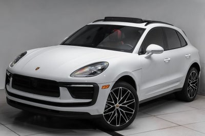 2025 Porsche Macan Base