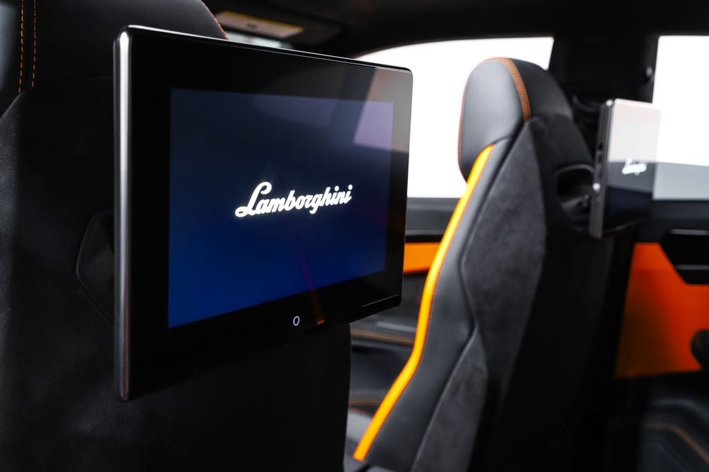 2023 Lamborghini Urus S