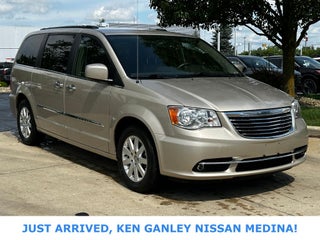2016 Chrysler Town &amp; Country Touring
