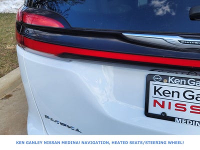 2024 Chrysler Pacifica Hybrid Select