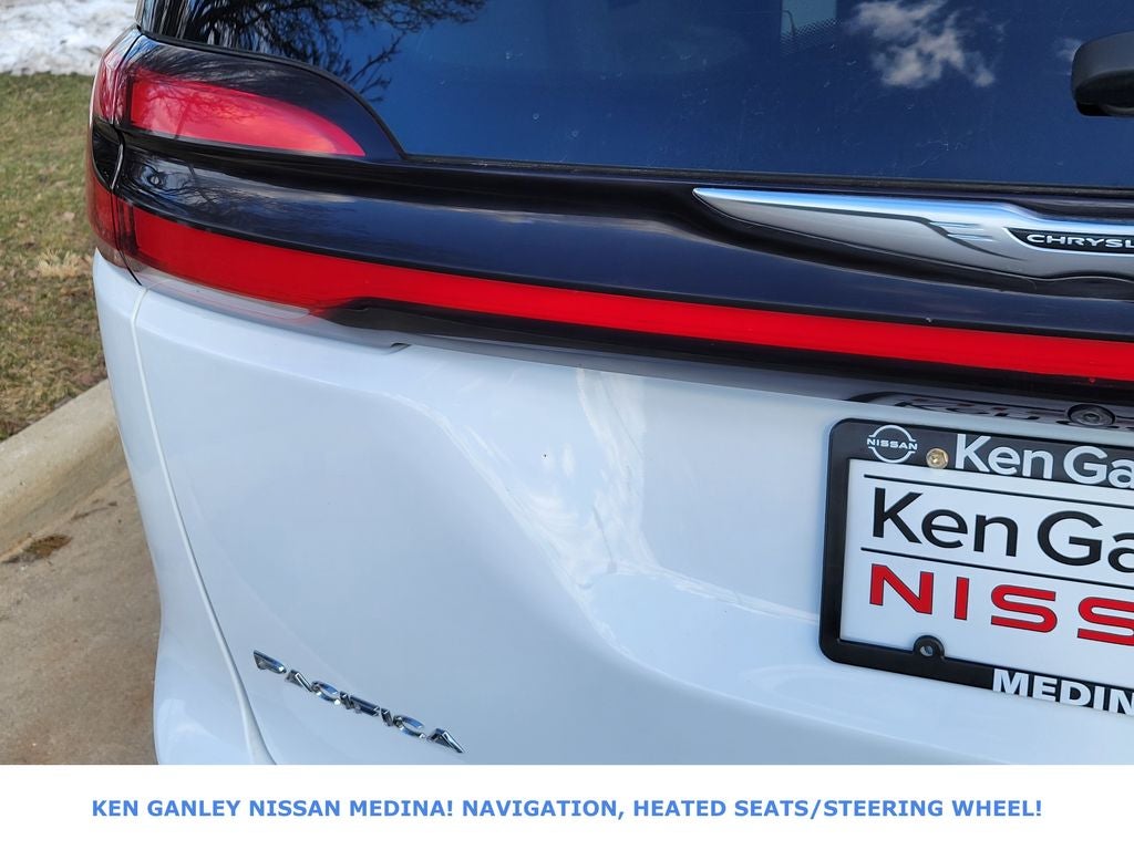 2024 Chrysler Pacifica Hybrid Select