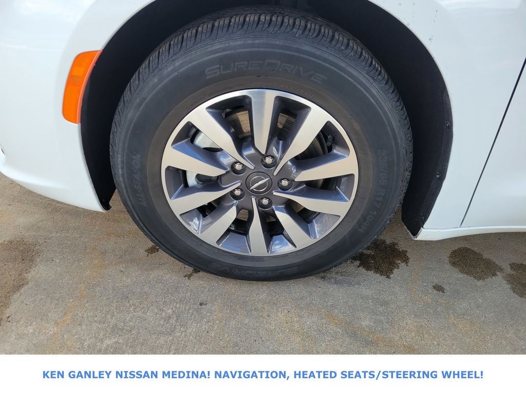 2024 Chrysler Pacifica Hybrid Select