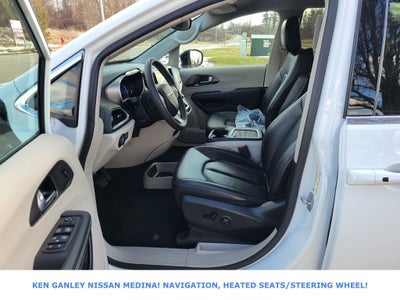 2024 Chrysler Pacifica Hybrid Select