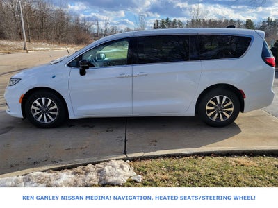 2024 Chrysler Pacifica Hybrid Select