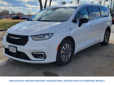 2024 Chrysler Pacifica Hybrid Select