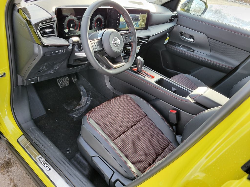 2025 Nissan Kicks SR