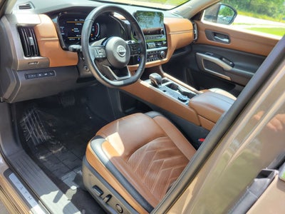2024 Nissan Pathfinder Platinum
