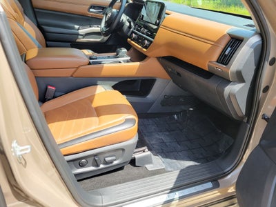 2024 Nissan Pathfinder Platinum