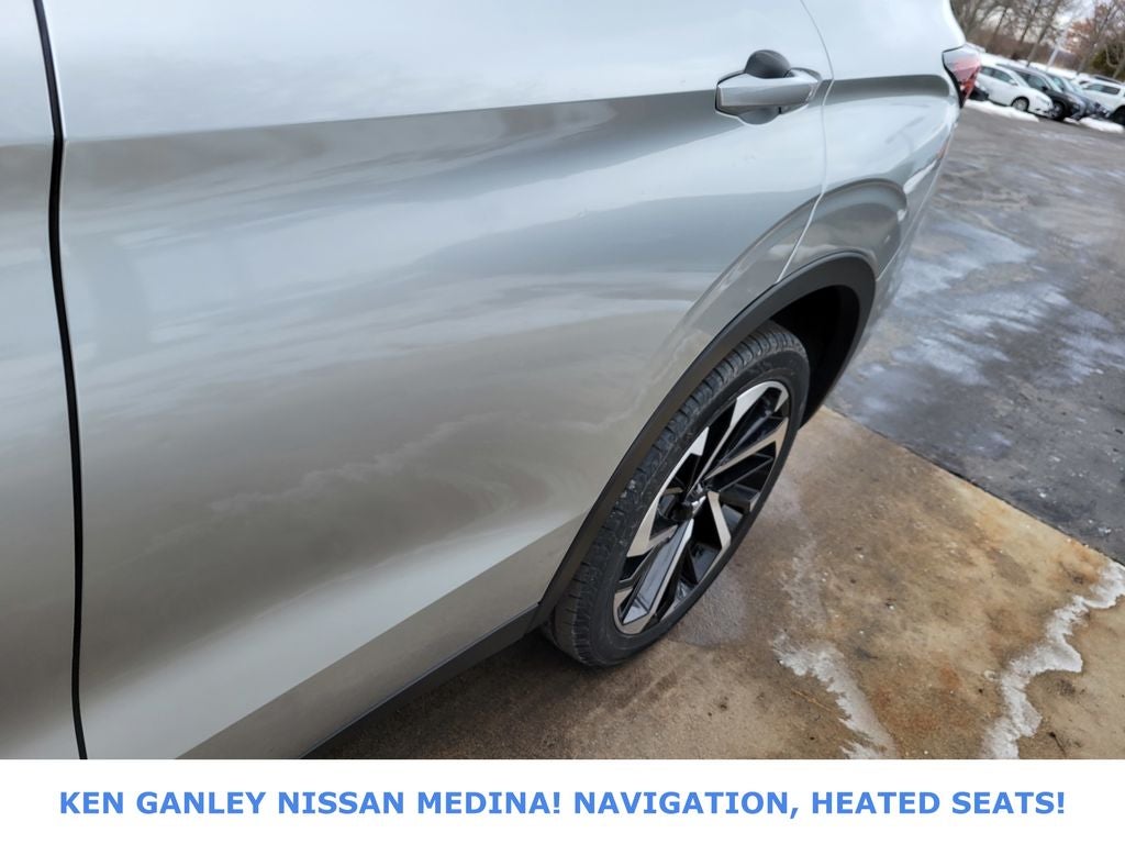 2024 Mitsubishi Outlander SE