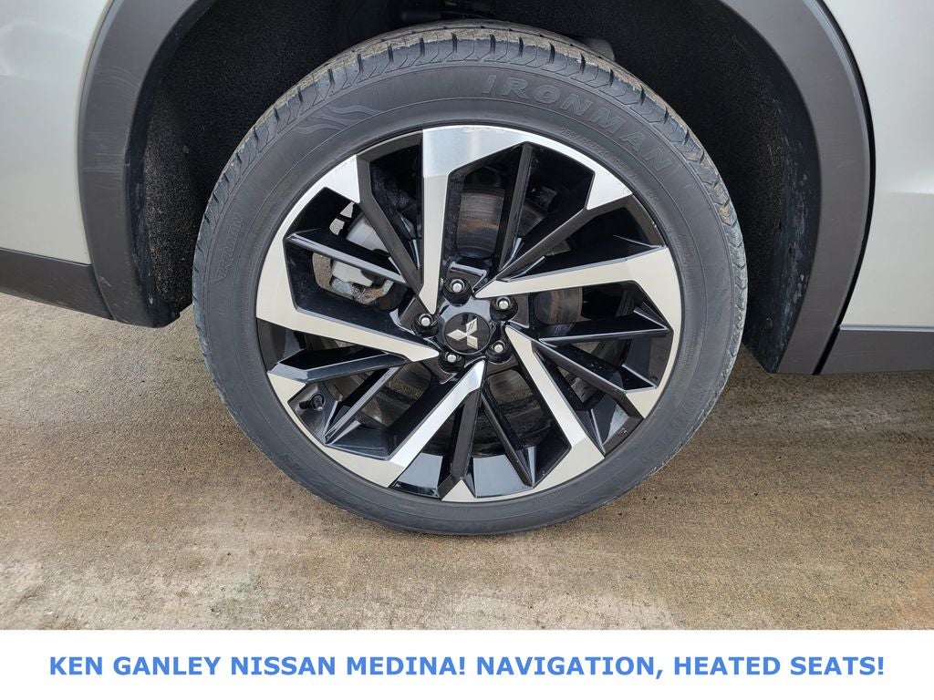 2024 Mitsubishi Outlander SE