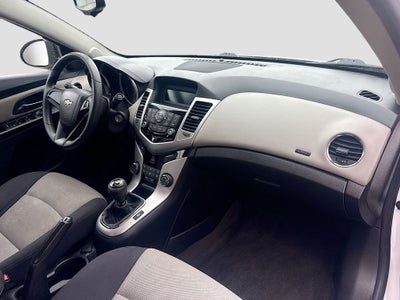 2015 Chevrolet Cruze LS 6 SPEED MANUAL