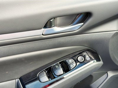 2025 Nissan Altima 2.5 SR