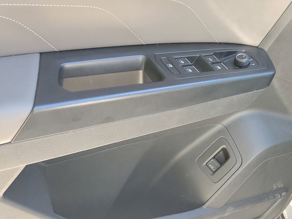 2021 Volkswagen Atlas 3.6L V6 SE w/Technology R-Line