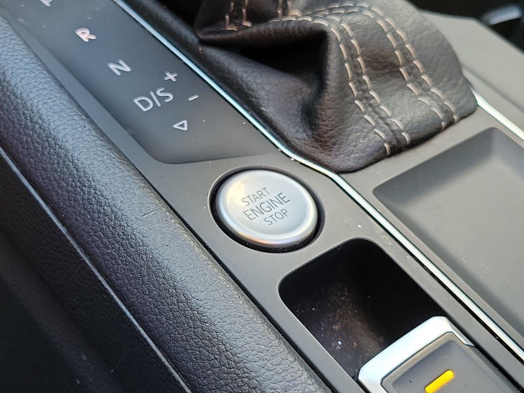 2021 Volkswagen Atlas 3.6L V6 SE w/Technology R-Line