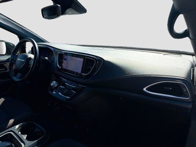 2021 Chrysler Pacifica Touring