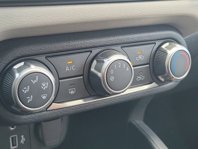 2022 Nissan Versa 1.6 SV