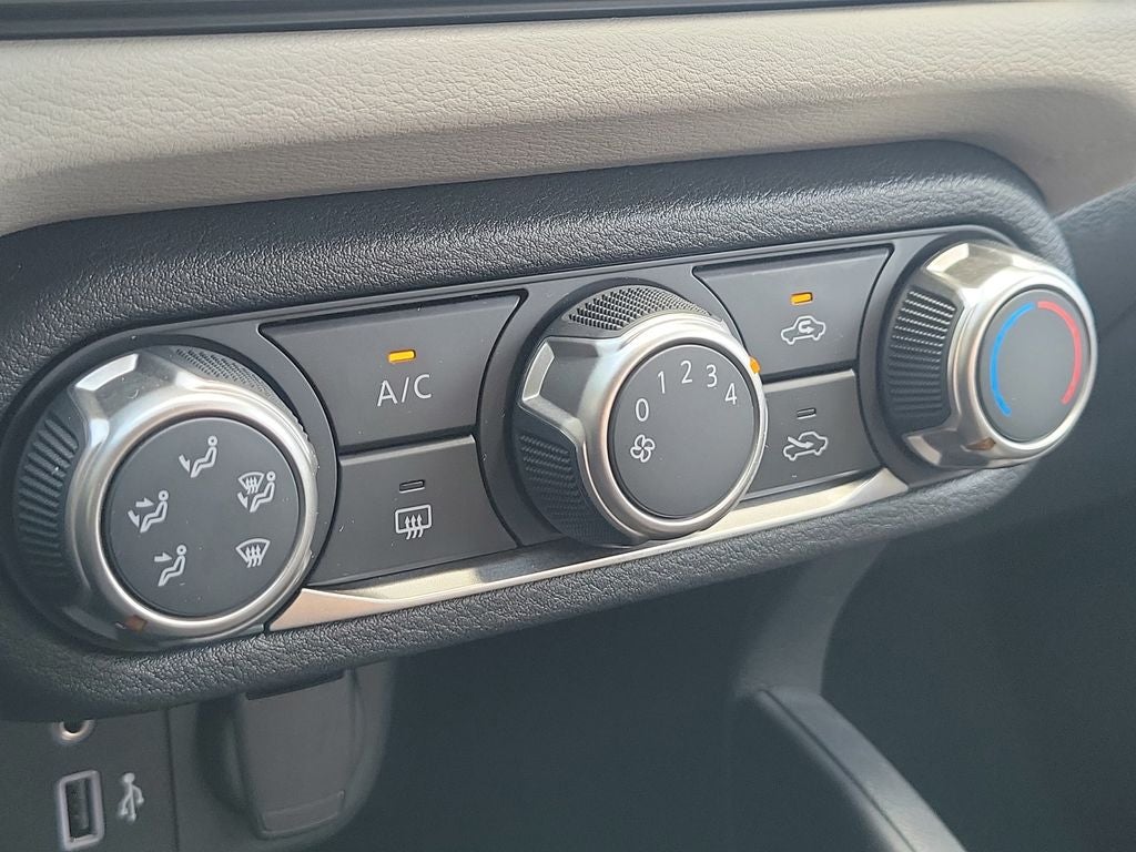 2022 Nissan Versa 1.6 SV