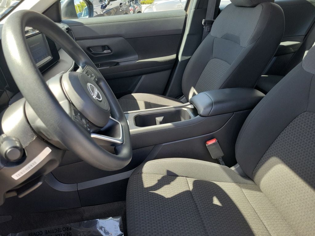 2025 Nissan Kicks S