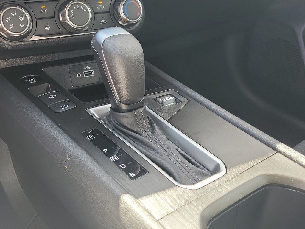 2025 Nissan Kicks S