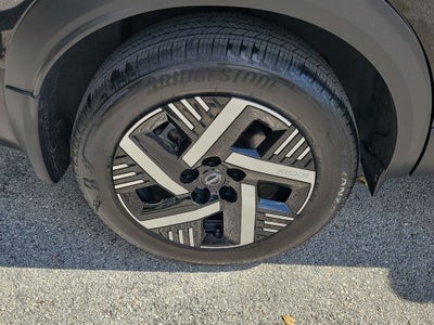 2025 Nissan Kicks SV W/PREMIUM PACKAGE