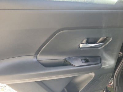 2025 Nissan Kicks SV W/PREMIUM PACKAGE