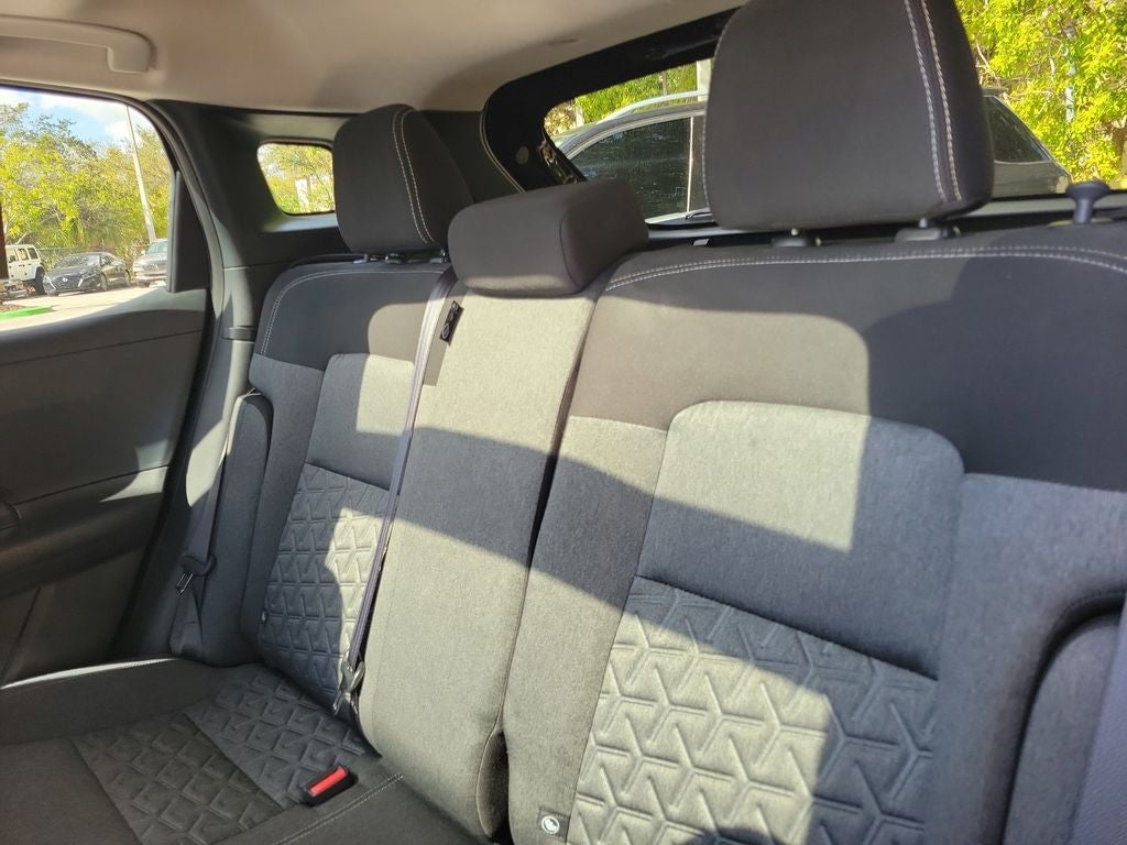 2025 Nissan Kicks SV W/PREMIUM PACKAGE