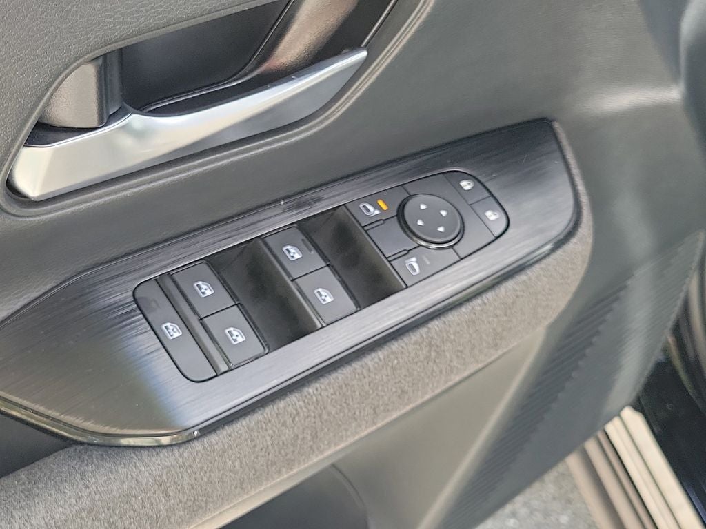 2025 Nissan Kicks SV W/PREMIUM PACKAGE