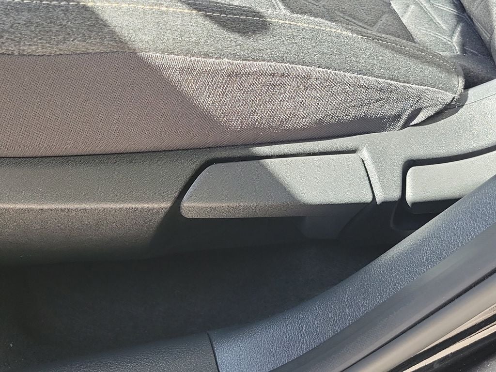 2025 Nissan Kicks SV W/PREMIUM PACKAGE