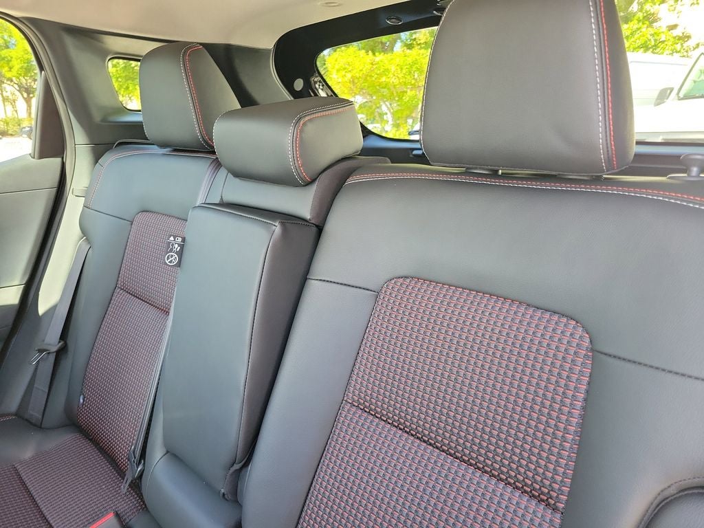 2026 Nissan Kicks SR 19" Wheels