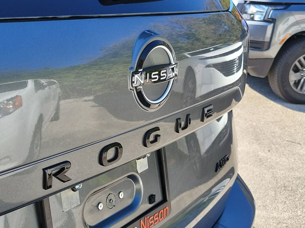 2026 Nissan Rogue Dark Armor