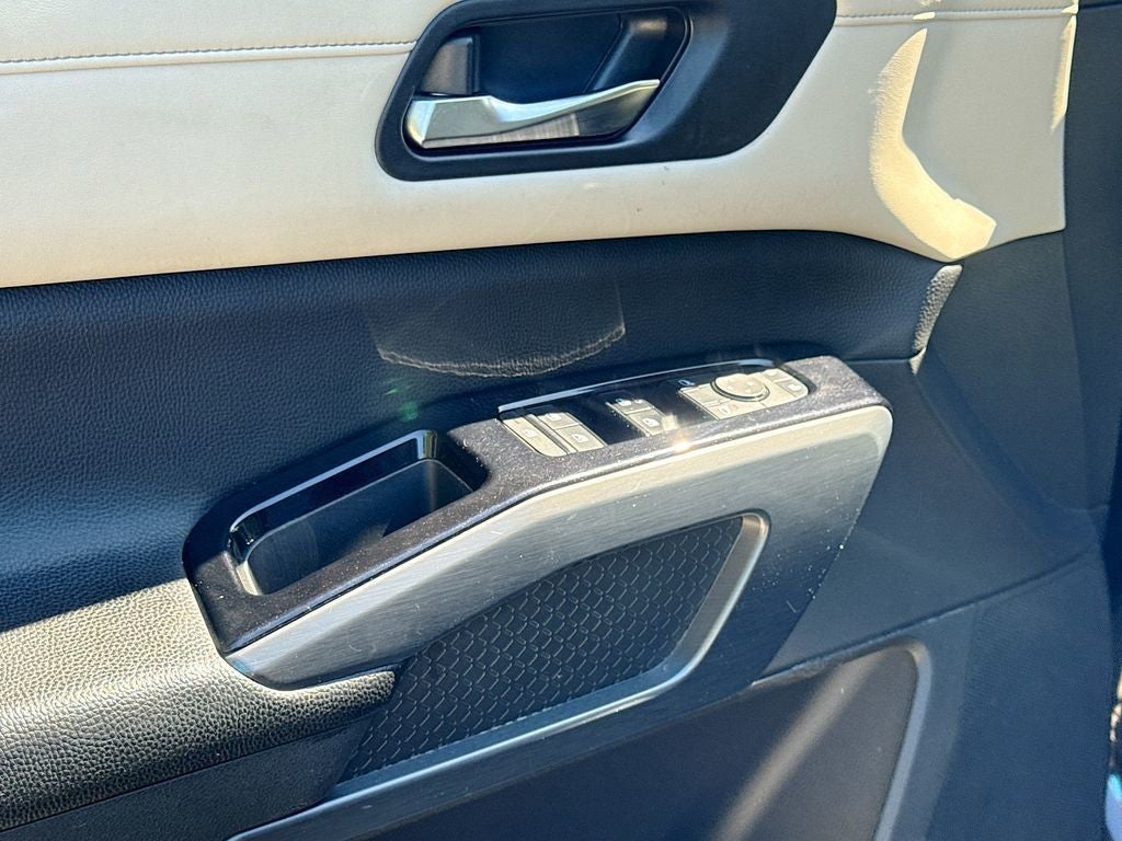 2022 Nissan Pathfinder SL 4WD W/ PREMIUM PKG