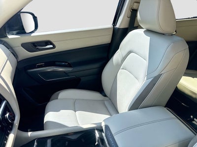 2022 Nissan Pathfinder SL 4WD W/ PREMIUM PKG