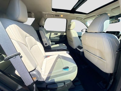 2022 Nissan Pathfinder SL 4WD W/ PREMIUM PKG