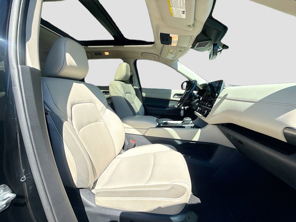 2022 Nissan Pathfinder SL 4WD W/ PREMIUM PKG