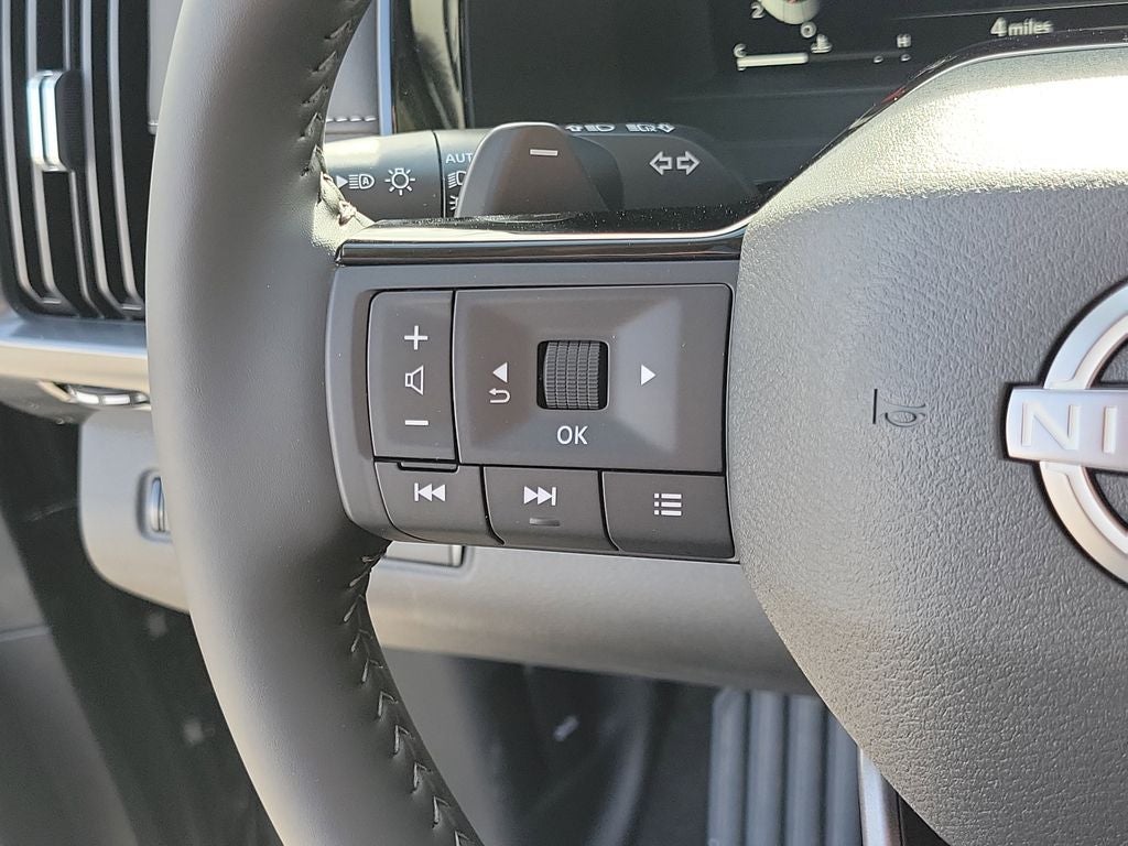 2026 Nissan Pathfinder SL Premium