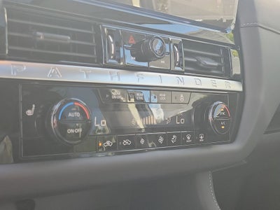 2026 Nissan Pathfinder SL Premium