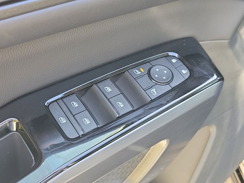 2026 Nissan Pathfinder SL Premium